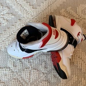 A little blushing on the side of these speedsters